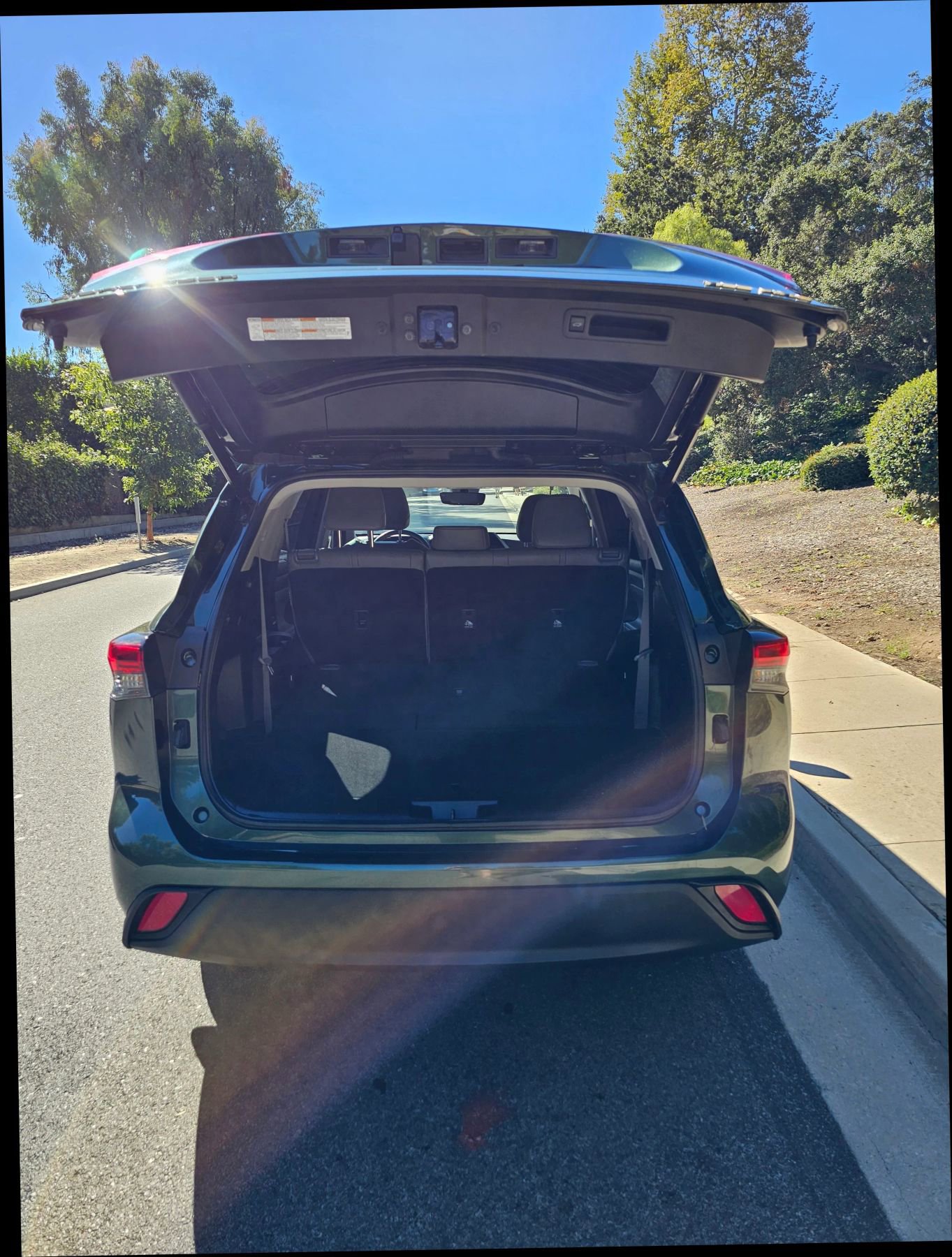 Used 2023 Toyota Highlander XLE image 24