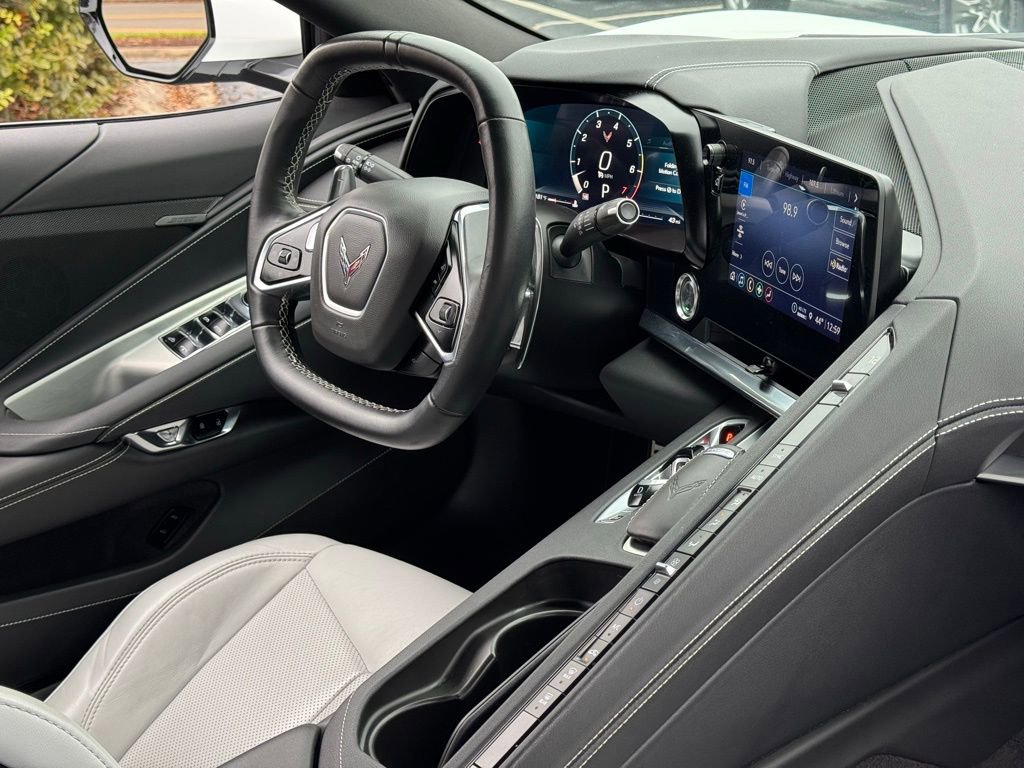 Used 2023 Chevrolet Corvette Stingray Convertible w/ Z51 Performance Package image 21