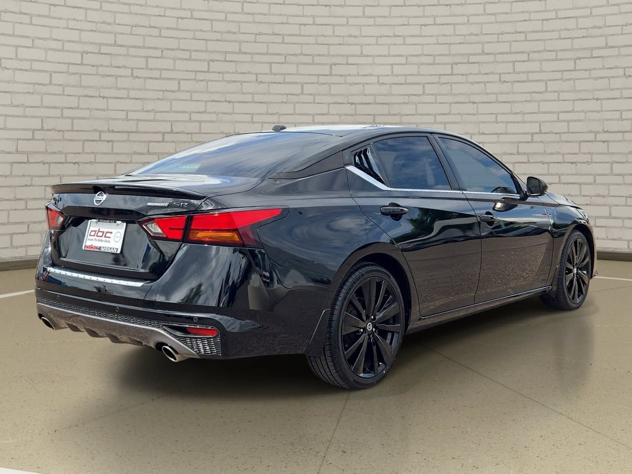Certified 2022 Nissan Altima 2.5 SR w/ Midnight Edition Package FWD image 5