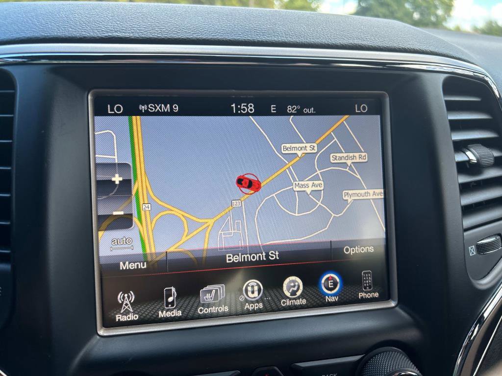 Used 2017 Jeep Grand Cherokee Limited image 31