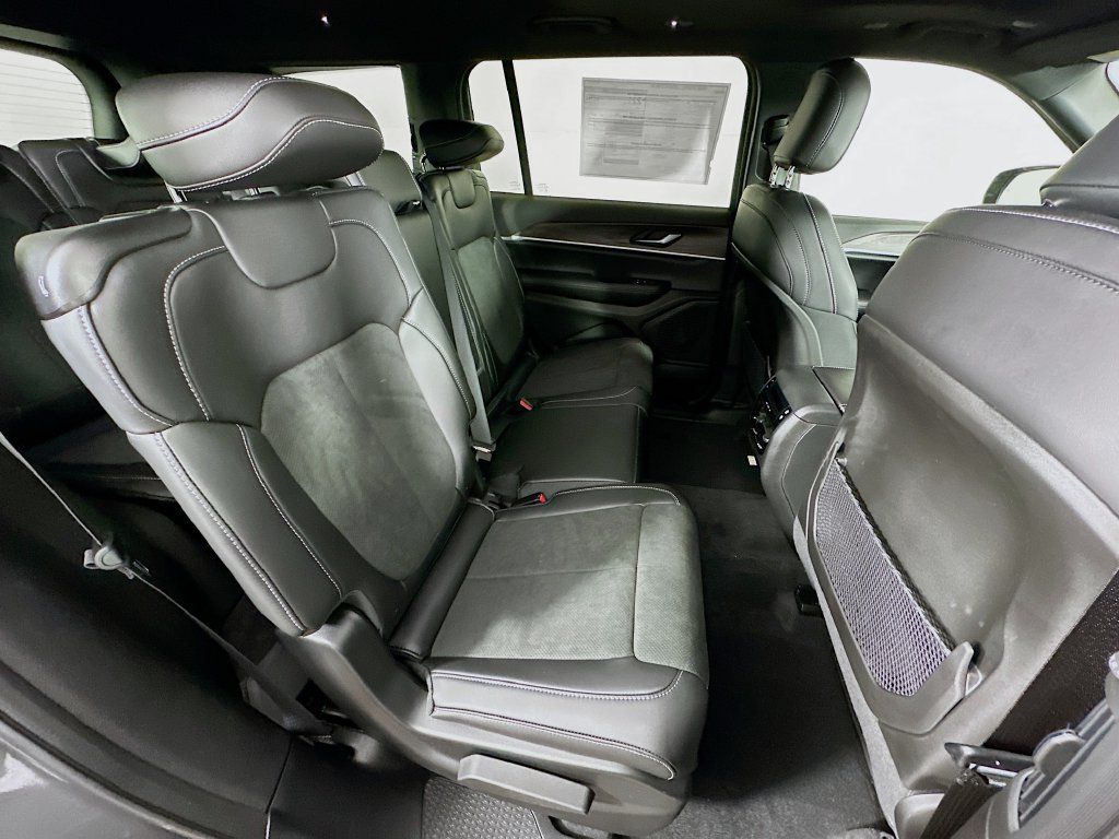 New 2026 Jeep Grand Cherokee L 4WD image 36