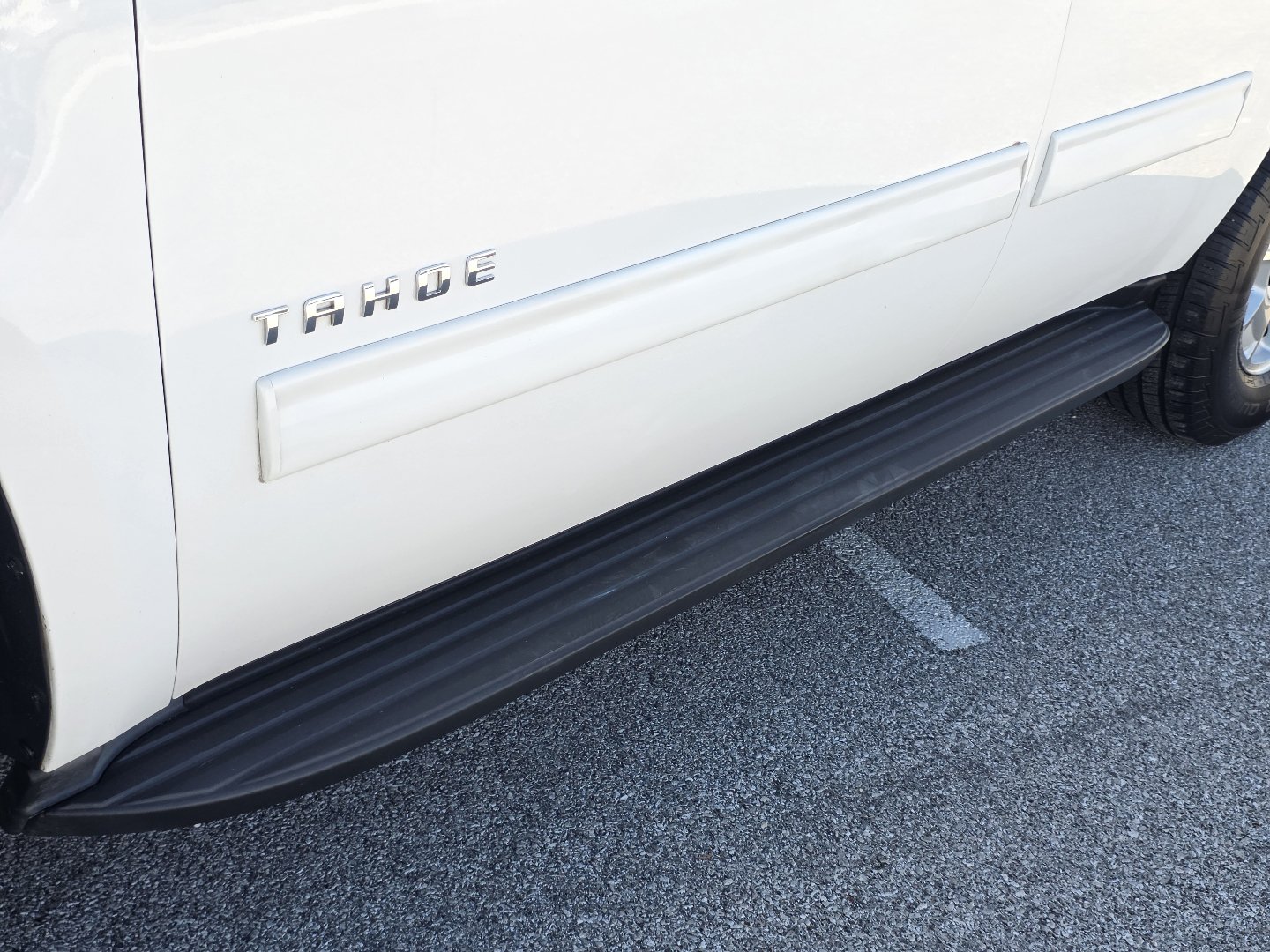 Used 2013 Chevrolet Tahoe LS RWD image 3