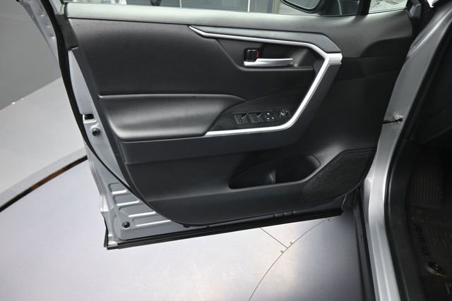 Used 2025 Toyota RAV4 XLE AWD/4WD image 20