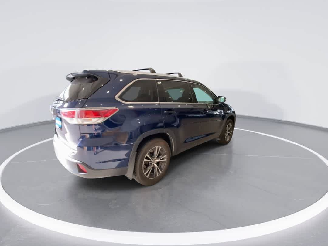 Used 2016 Toyota Highlander XLE w/ Protection Package #3 AWD/4WD image 8