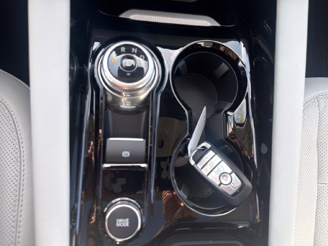 Used 2025 Ford Explorer Platinum w/ Ultimate Package AWD/4WD image 13