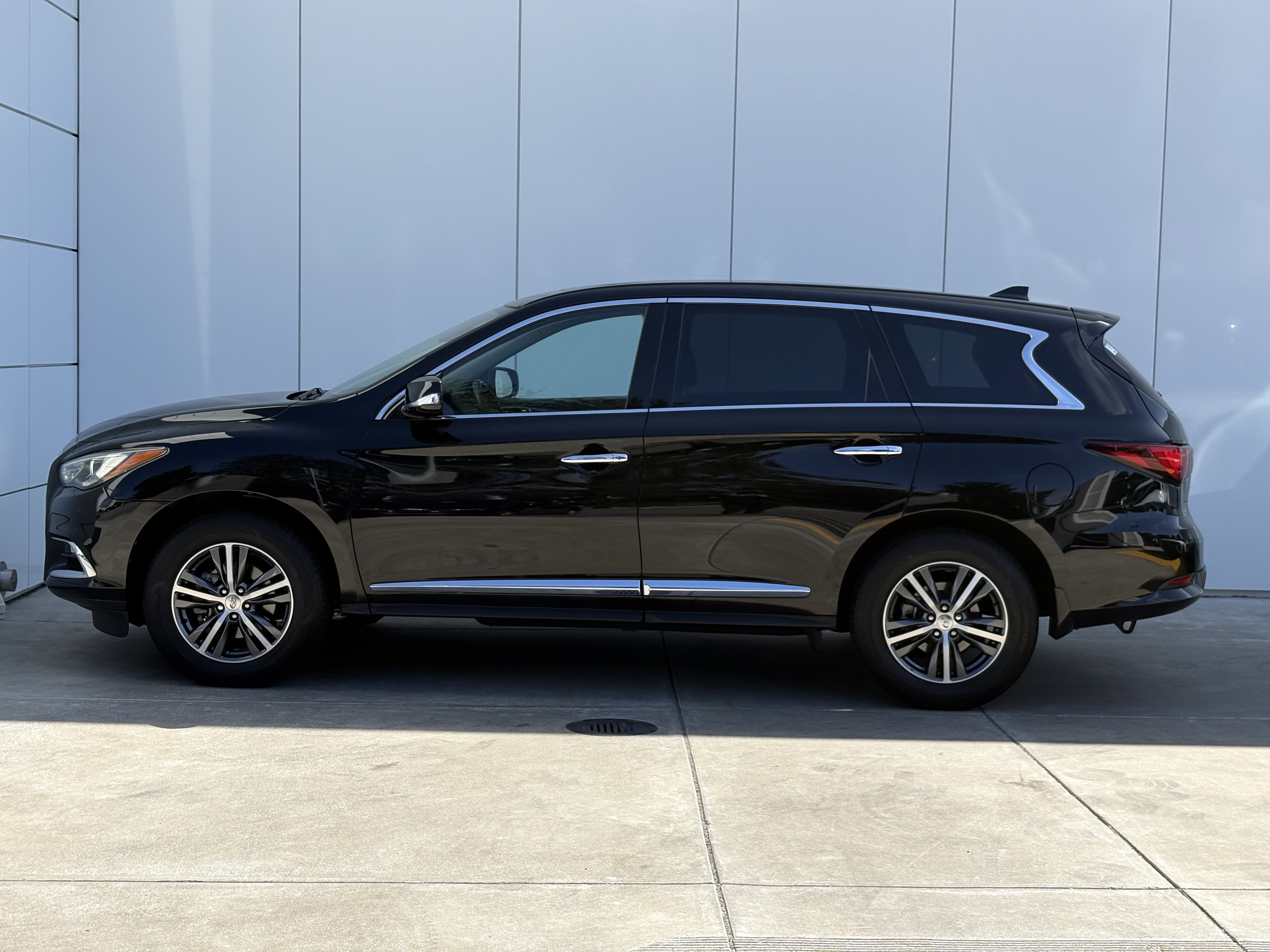 Used 2019 INFINITI QX60 Pure FWD image 4