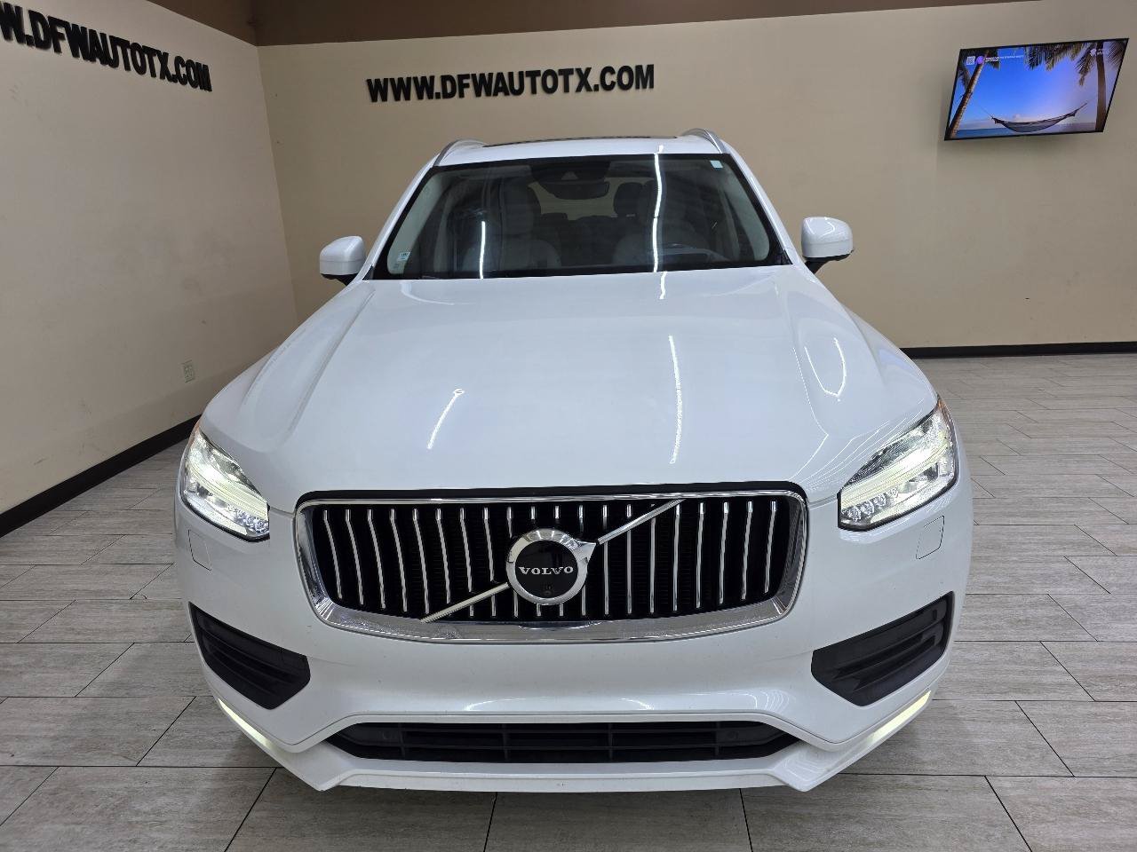 Used 2020 Volvo XC90 T6 Momentum w/ Protection Package Premier AWD/4WD image 3