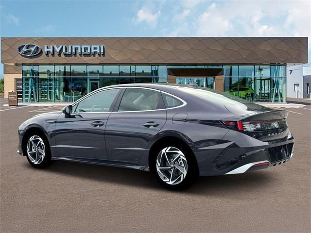 New 2026 Hyundai Sonata SEL FWD image 4