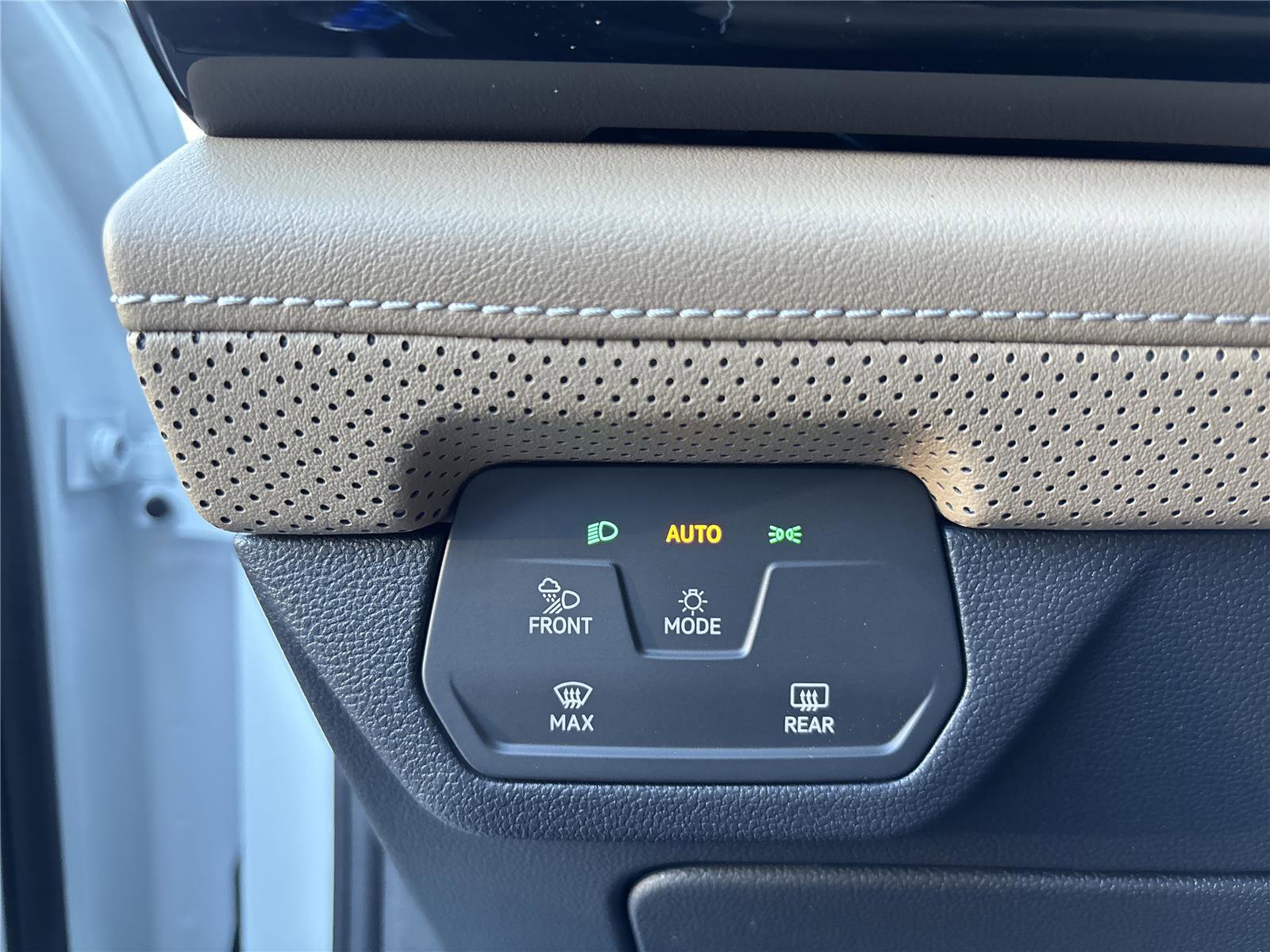 New 2026 Volkswagen Atlas Cross Sport SE image 15