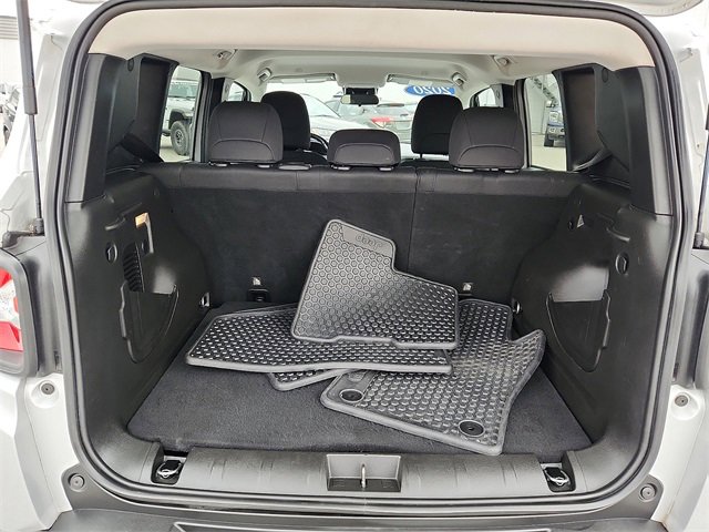 Used 2020 Jeep Renegade Latitude w/ Cold Weather Group image 17