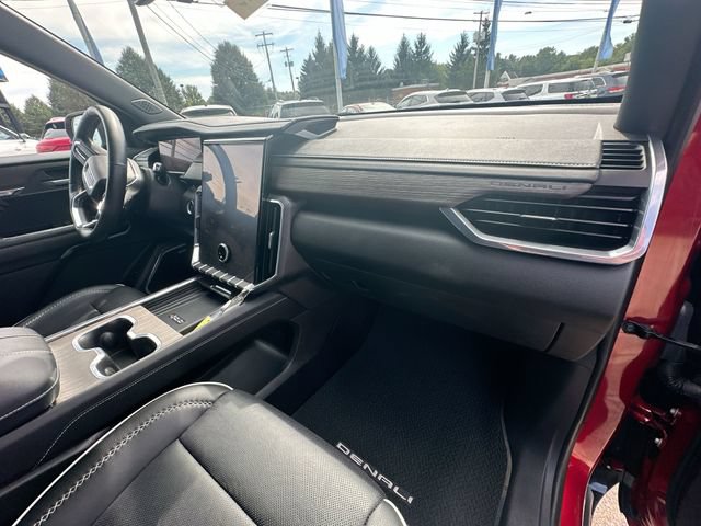 Used 2025 GMC Acadia Denali w/ LPO, Floor Liner Package FWD image 32