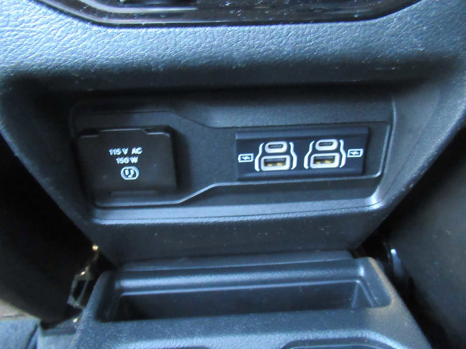 Used 2023 Jeep Grand Cherokee L Laredo image 39