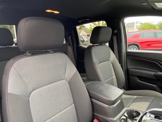 Used 2025 Chevrolet Colorado W/T w/ Advanced Trailering Package AWD/4WD image 21