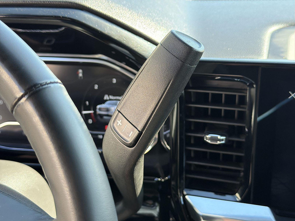 Used 2025 GMC Sierra 1500 SLT RWD image 15