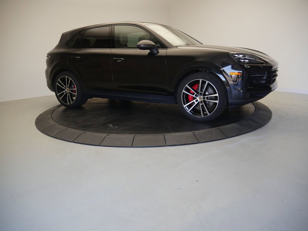 Certified 2024 Porsche Cayenne S AWD/4WD image 9