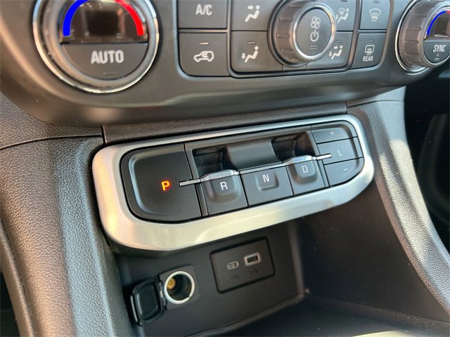 Used 2021 GMC Acadia SLE image 15