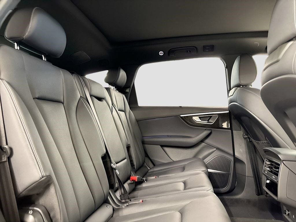 New 2025 Audi Q7 3.0T Premium Plus AWD/4WD image 16