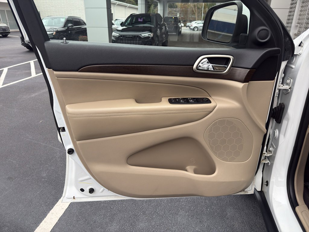 Used 2016 Jeep Grand Cherokee Laredo w/ Quick Order Package 23E image 12