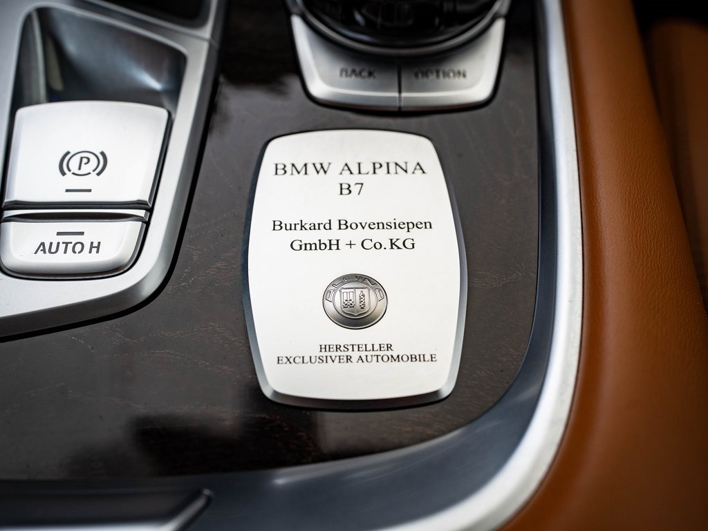 Used 2022 BMW ALPINA B7 xDrive image 37