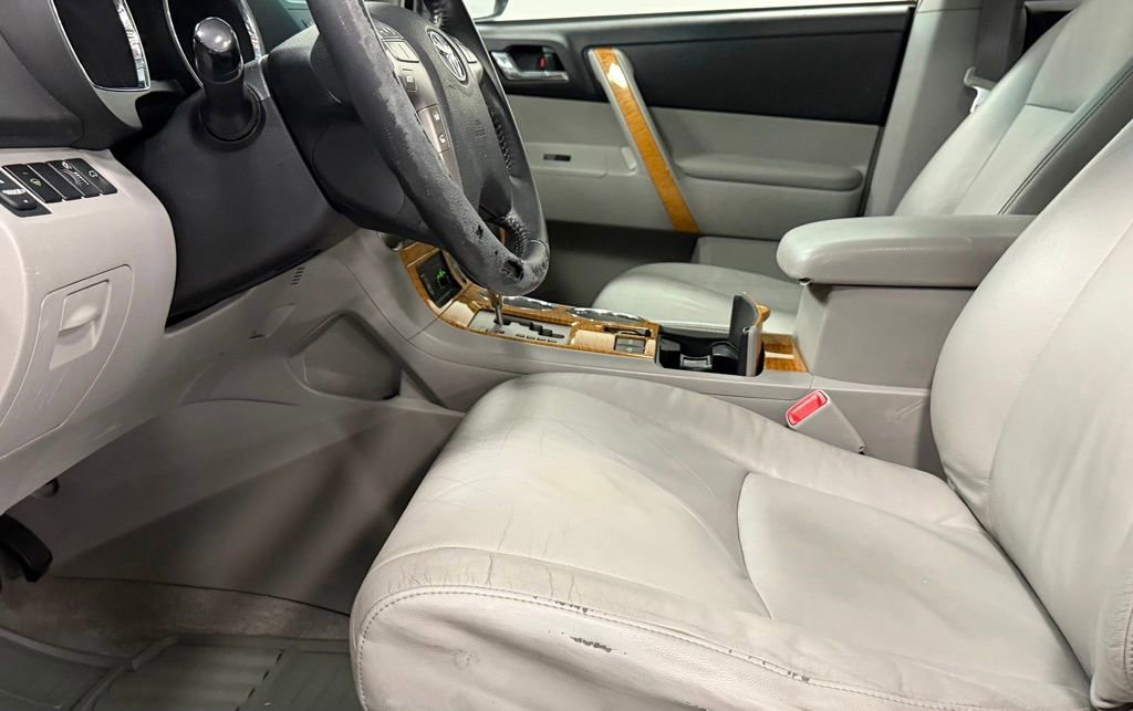Used 2010 Toyota Highlander Limited image 12