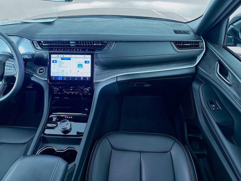 Used 2025 Jeep Grand Cherokee Limited w/ Trailer Tow Package AWD/4WD image 20