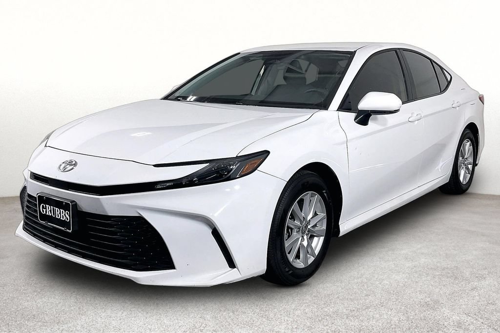 Used 2025 Toyota Camry LE FWD image 13