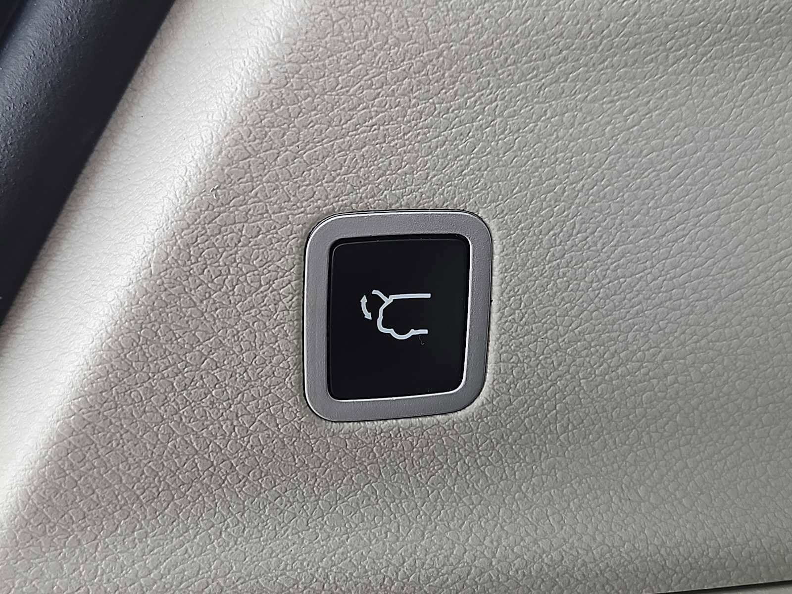 Used 2017 Chrysler Pacifica Touring-L image 20