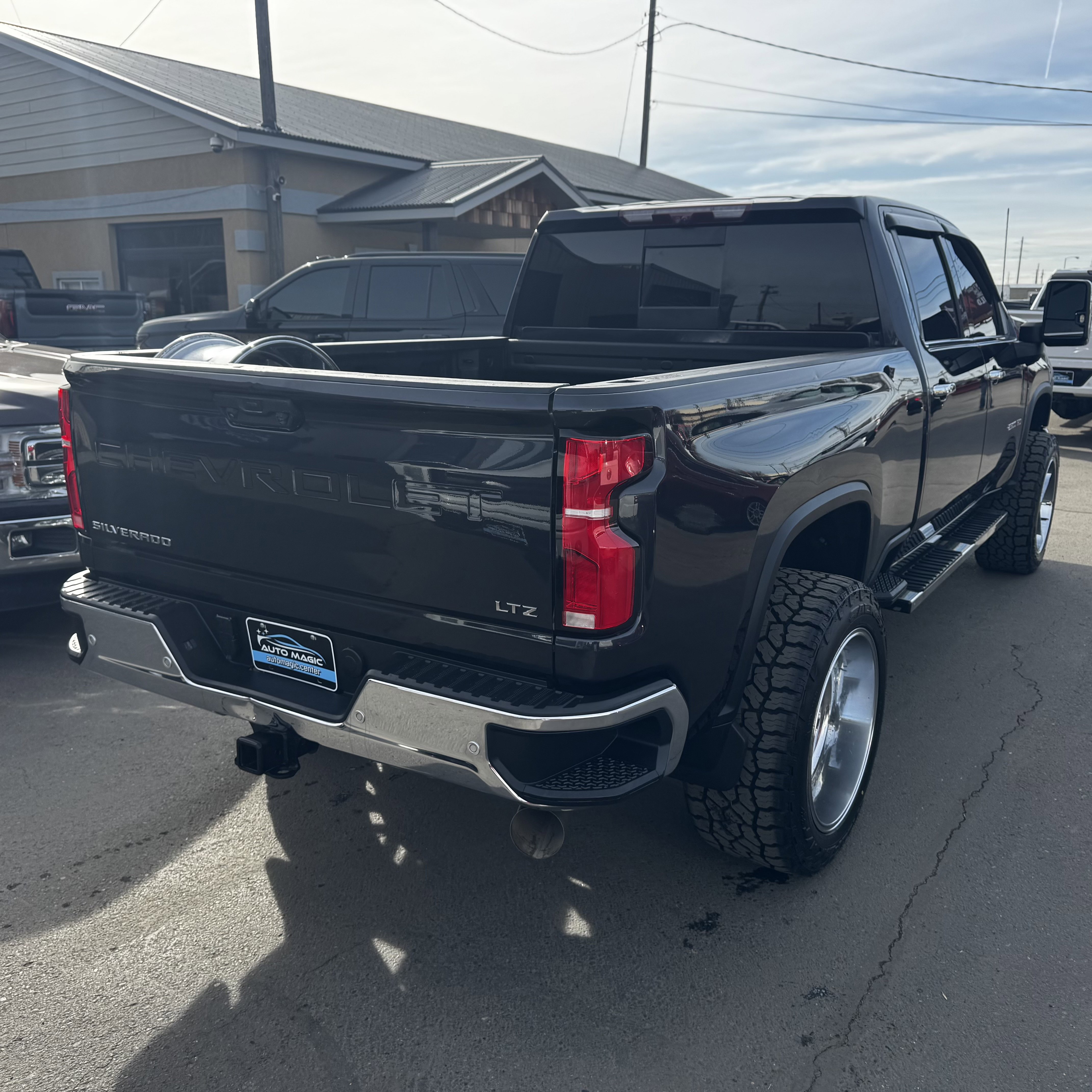 Used 2024 Chevrolet Silverado 2500 LTZ w/ LTZ Convenience Package image 3