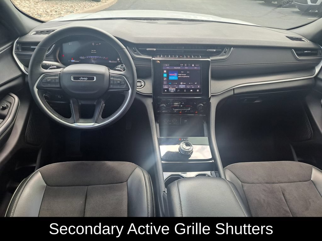 Certified 2023 Jeep Grand Cherokee Altitude AWD/4WD image 13