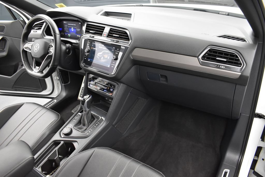 Used 2022 Volkswagen Tiguan SE R-Line AWD/4WD image 7