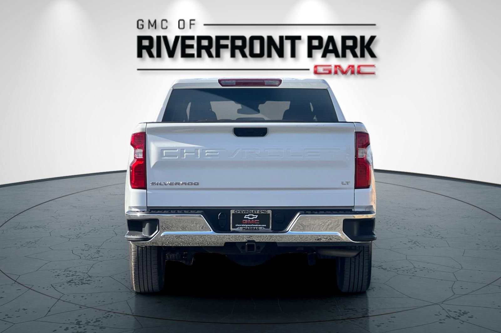 Used 2025 Chevrolet Silverado 1500 LT AWD/4WD image 4