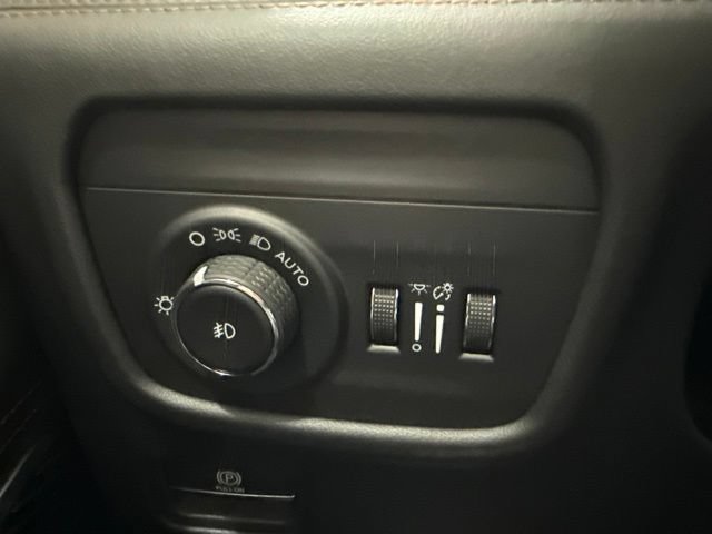 New 2026 Jeep Grand Cherokee Summit AWD/4WD image 28