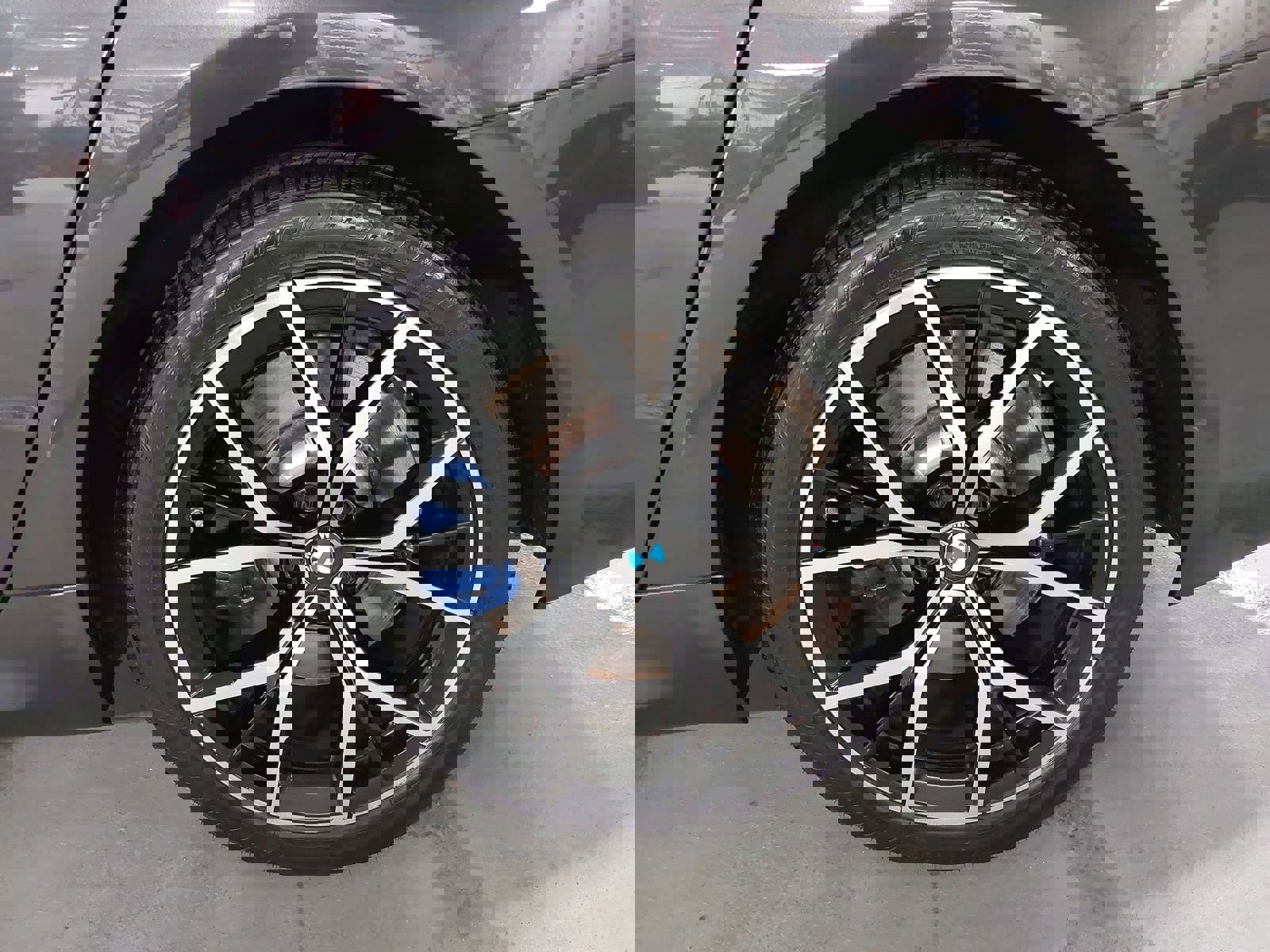 Used 2023 BMW 540i xDrive w/ M Sport Package image 35