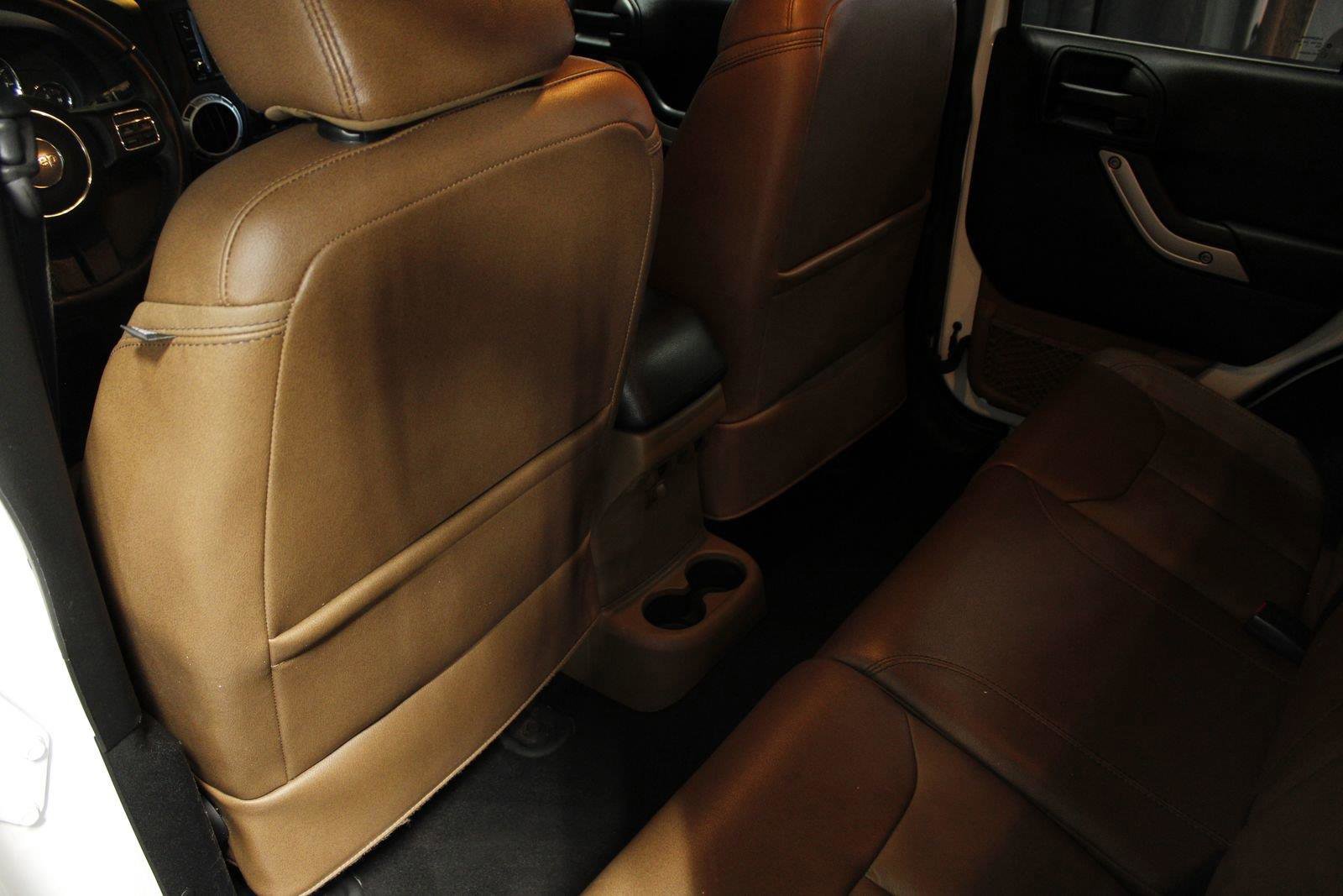 Used 2017 Jeep Wrangler Unlimited Sahara w/ Dual Top Group image 39