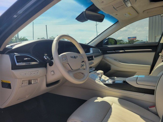 Used 2022 Genesis G90 3.3T Premium RWD image 9