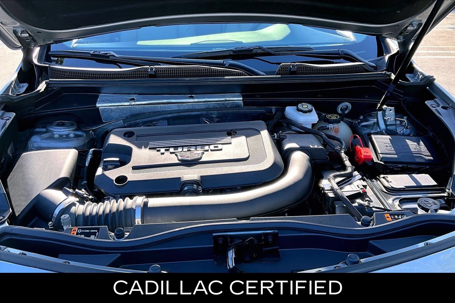 Used 2023 Cadillac XT4 Luxury w/ Cold Weather Package FWD image 17
