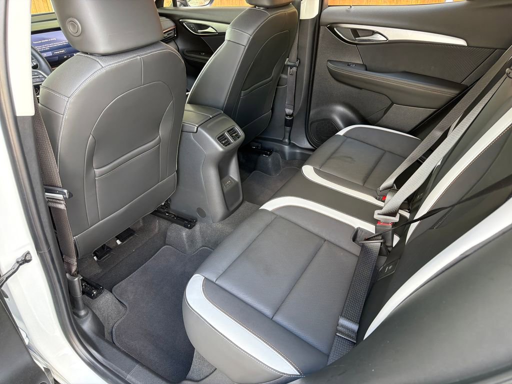 Used 2025 Buick Envision Sport Touring image 32