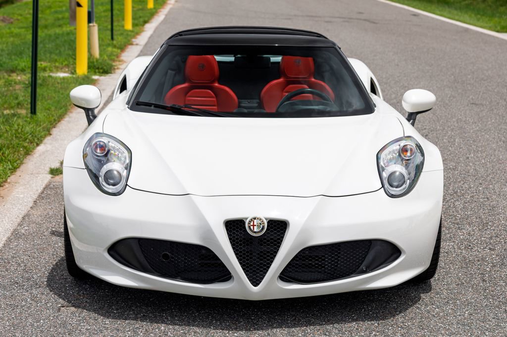 Used 2016 Alfa Romeo 4C Spider w/ Convenience Group - Spider RWD image 8