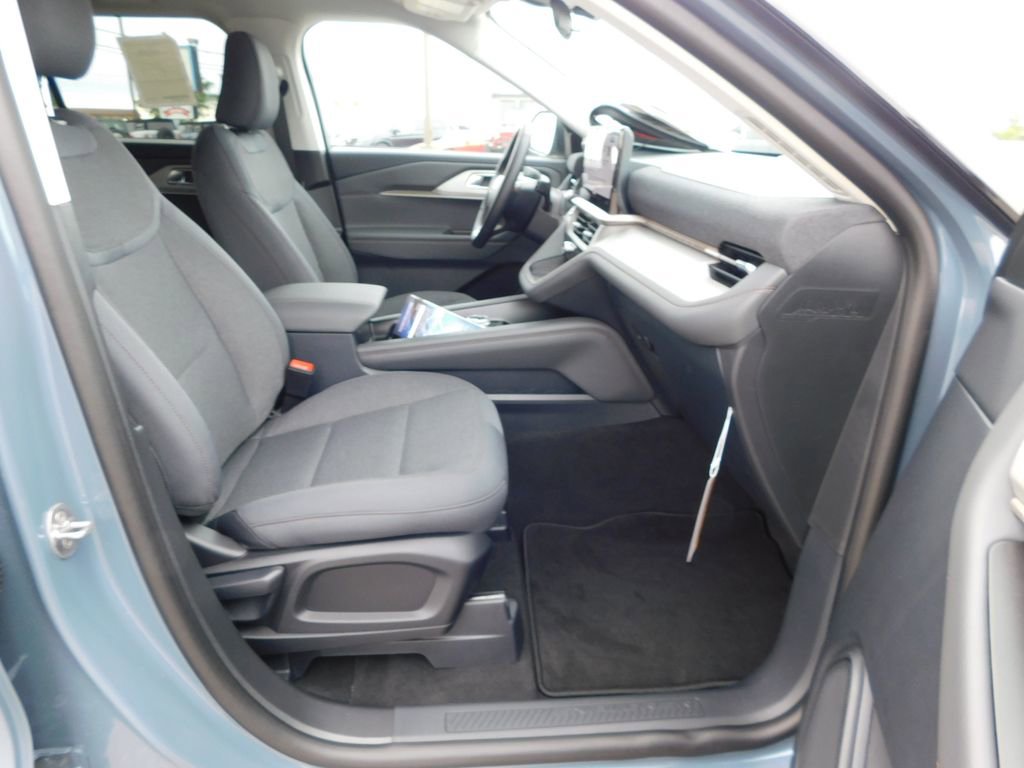 New 2026 Ford Explorer Active AWD/4WD image 18