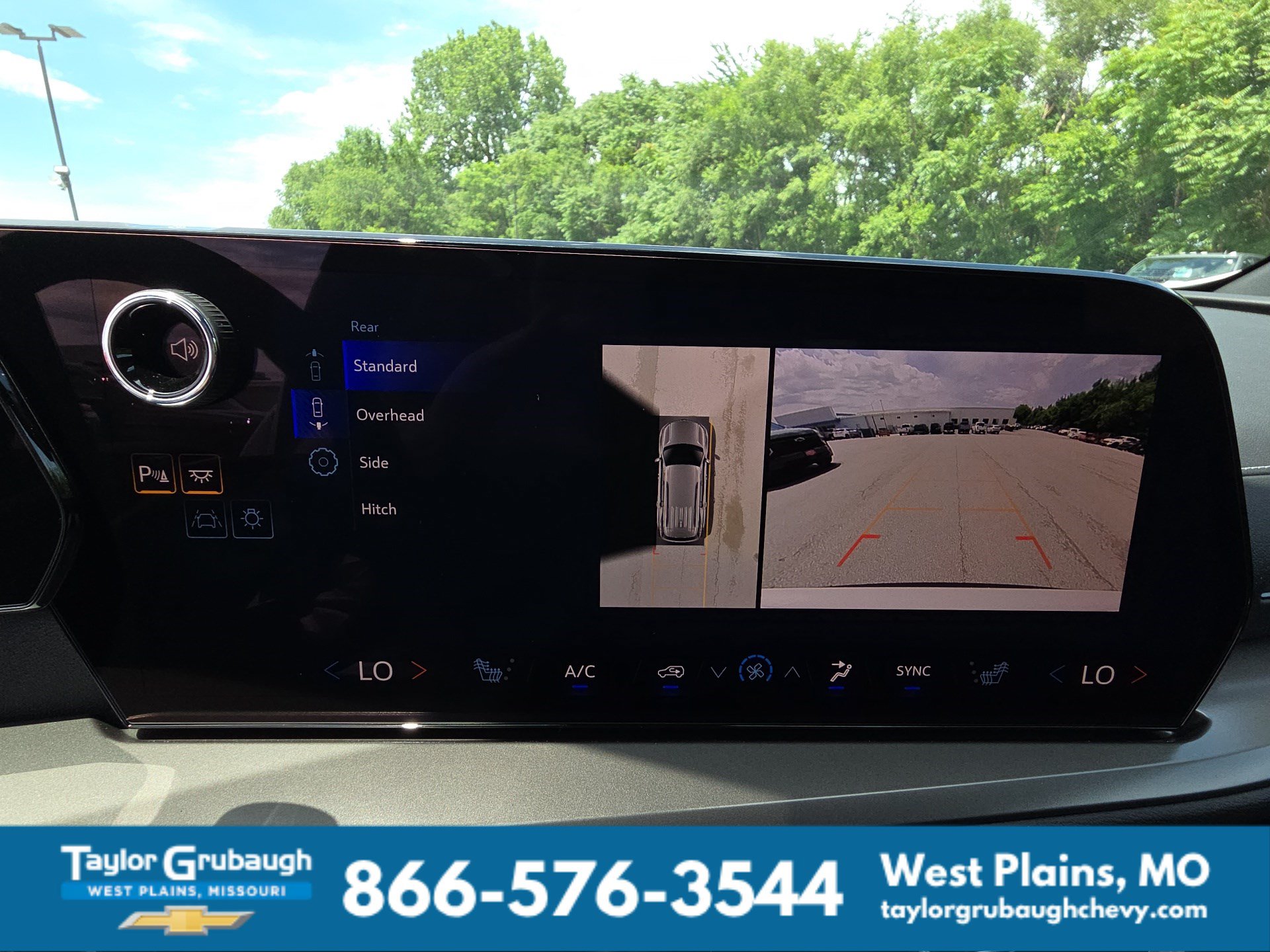 New 2026 Chevrolet Traverse LT w/ Midnight/Sport Edition FWD image 22