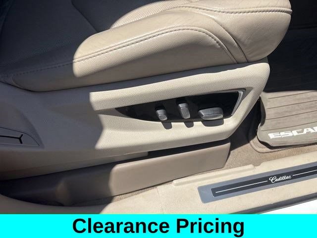 Used 2018 Cadillac Escalade ESV Luxury AWD/4WD image 39