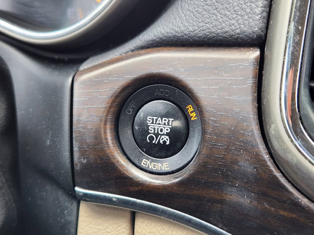 Used 2015 Jeep Grand Cherokee Limited image 23