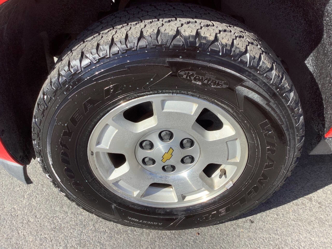 Used 2013 Chevrolet Suburban LS image 20