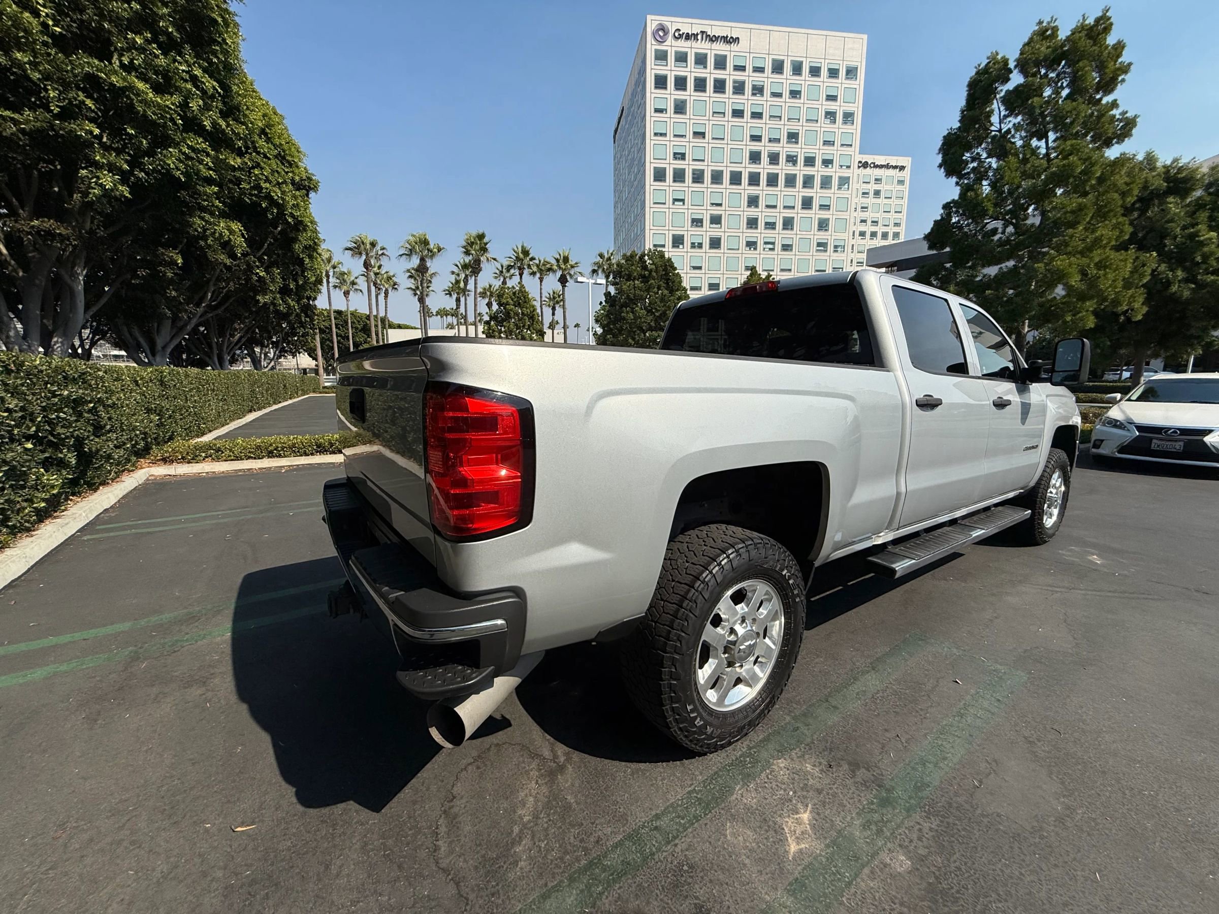 Used 2015 Chevrolet Silverado 2500 LT w/ LT Convenience Package image 11