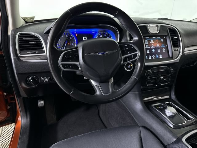 Used 2021 Chrysler 300 Touring RWD image 21
