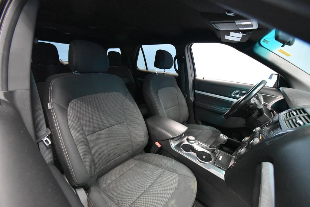 Used 2017 Ford Explorer XLT AWD/4WD image 25