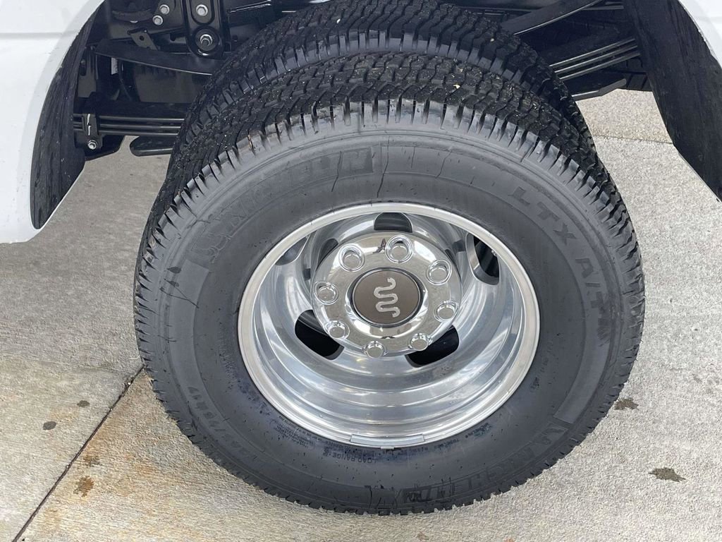 New 2026 Ford F350 King Ranch w/ Chrome Package image 9