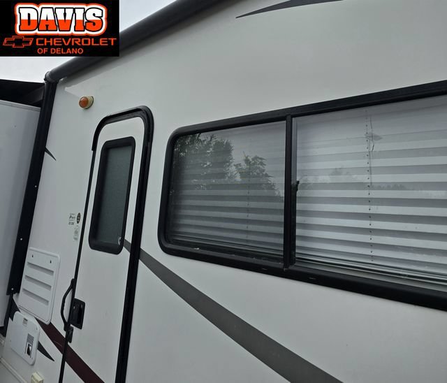 Used 2011 Ford E-450 and Econoline 450 Super Duty w/ Motorhome Prep Pkg RWD image 3