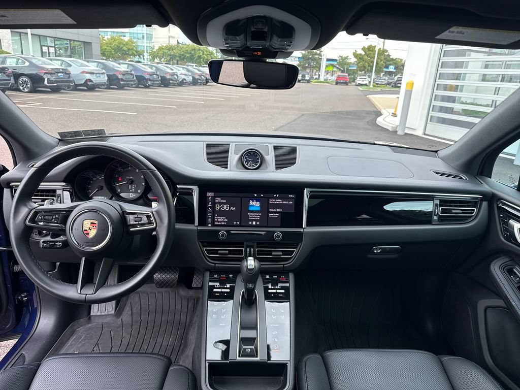 Used 2023 Porsche Macan Turbo AWD/4WD image 12