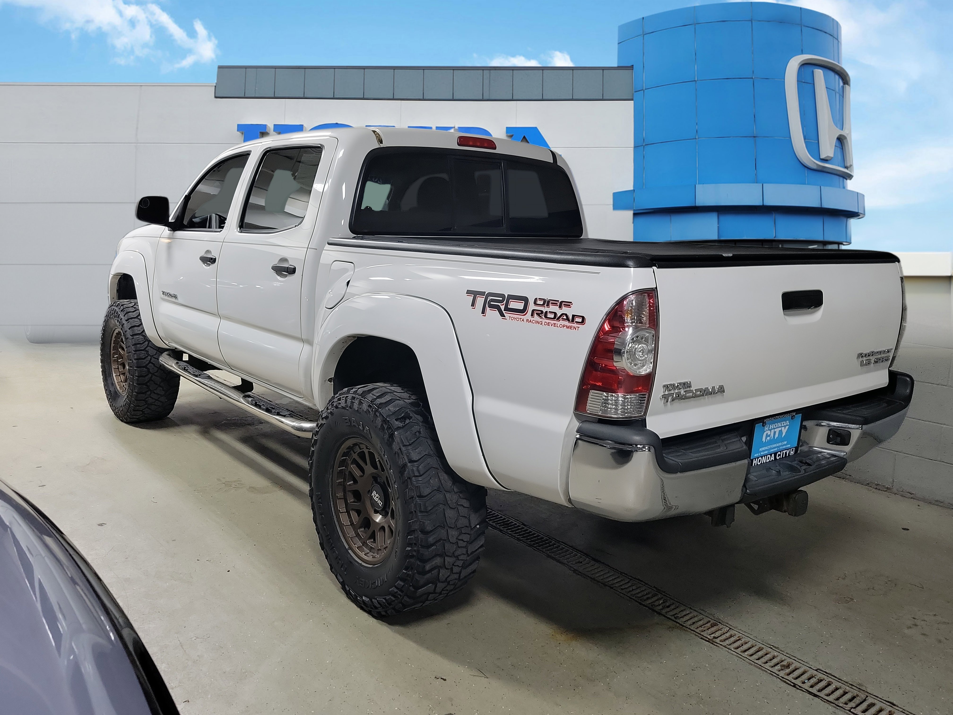 Used 2010 Toyota Tacoma PreRunner image 4
